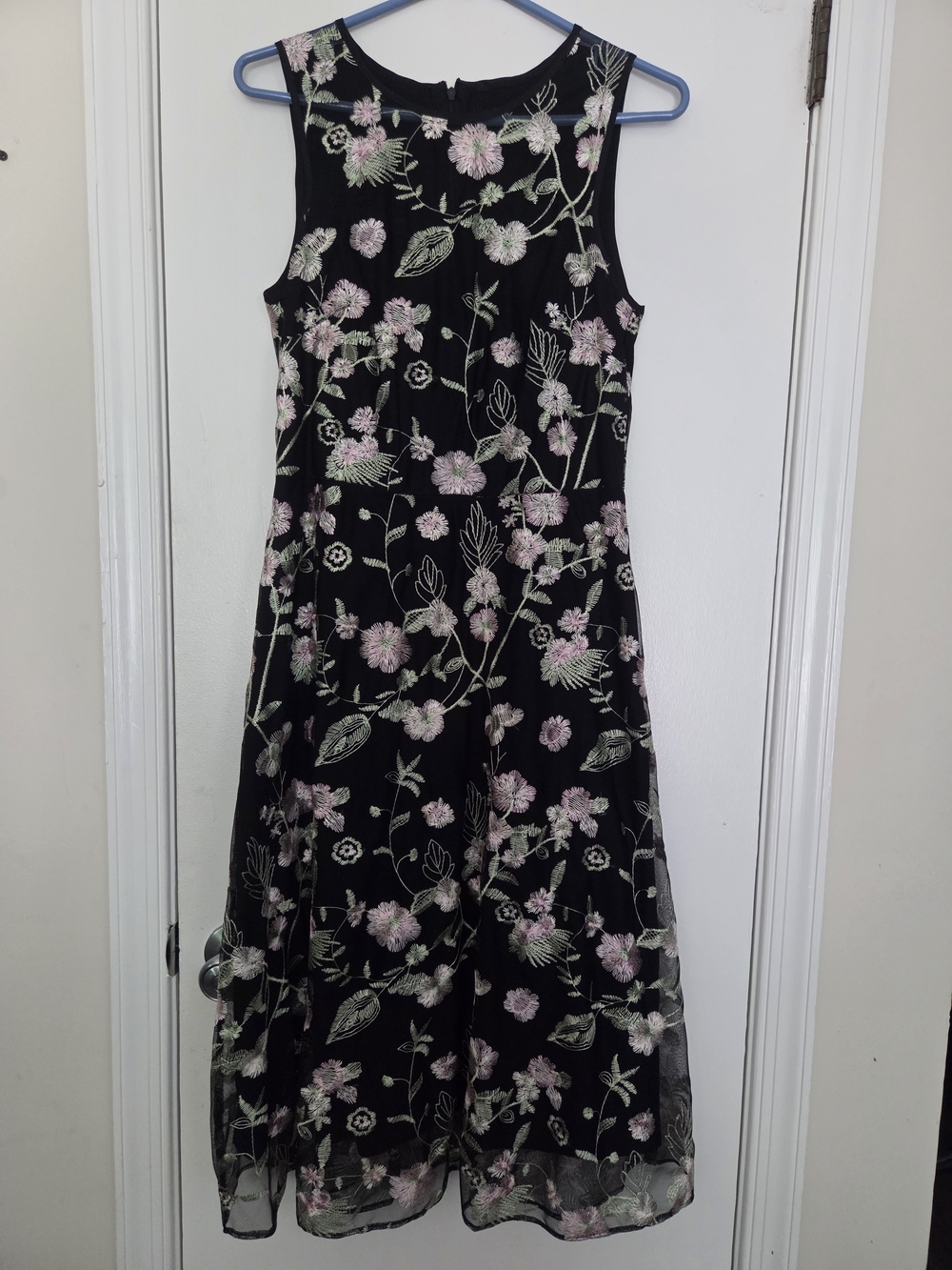 DKNY Floral Embroidered Mesh Overlay Midi Dress Size 6 Black Pink - Picture 2 of 7